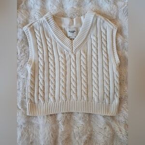Abercrombie & Fitch V-Neck Sweater Vest - Ivory